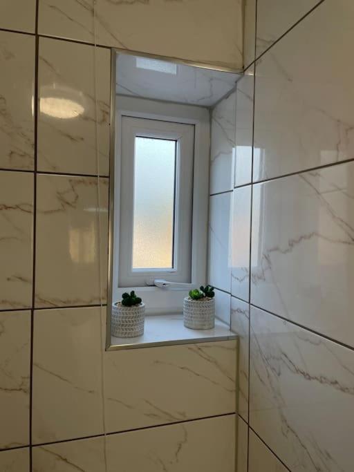 Modern 1 Bed Apartment In The City Centre Of Derby Eksteriør bilde